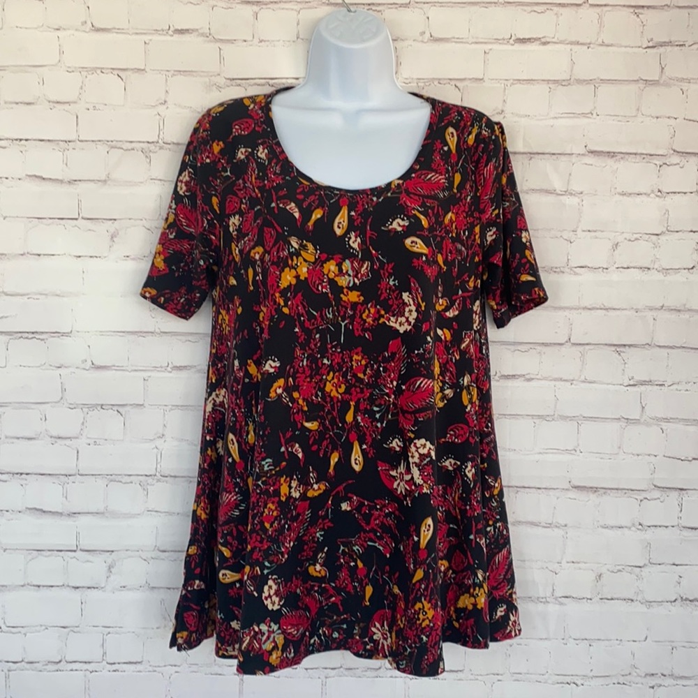 LulaRoe short sleeve shirt size small